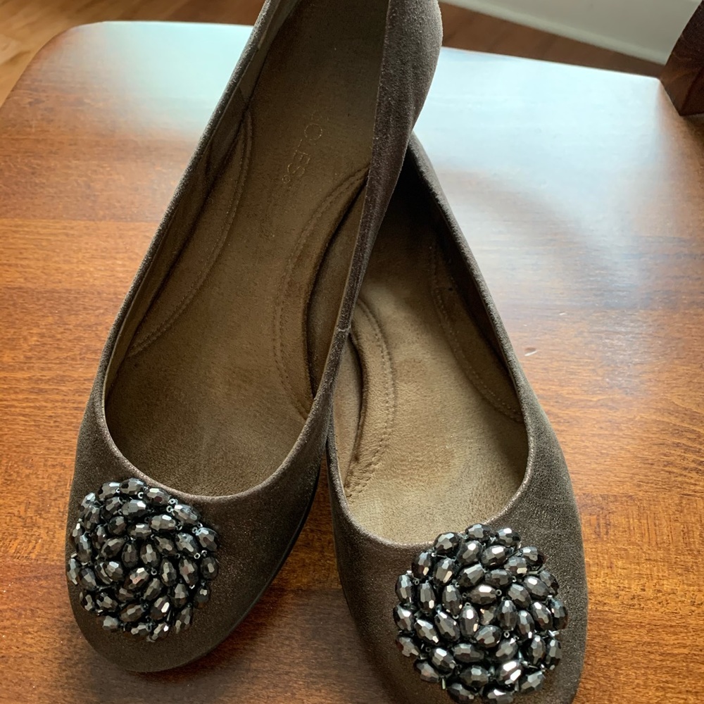 Women’s bronze color Aerosoles shoes size 8 1/2